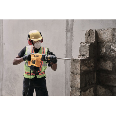 Молоток відбійний DeWALT D25881K в кейсі