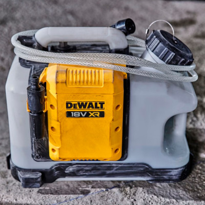 Резервуар для подачи воды DeWALT DCE6820N, без акб Резервуар для подачи воды DeWALT DCE6820N, без акб