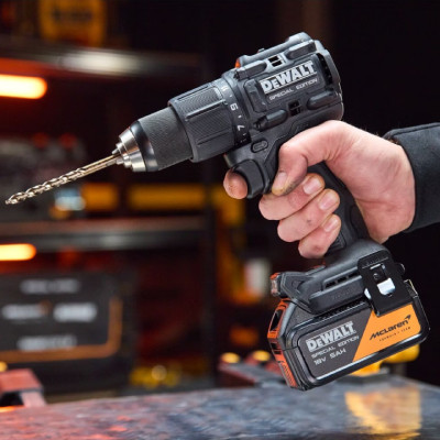 Аккумуляторная ударная дрель-шуруповерт DeWALT DCD86MM2T McLaren F1 Team Special Edition с 2 акб 4 Ah и з/у в кейсе TSTAK