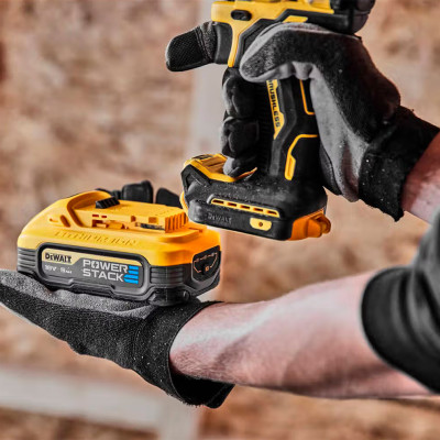 Аккумуляторная дрель-шуруповерт DeWALT DCD800H2T, 1 акб 18V XR Li-lon PowerStack 5 Ah, з/у в кейсе TSTAK