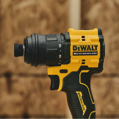 Аккумуляторная дрель-шуруповерт DeWALT DCD803NT, без акб в TSTAK Аккумуляторная дрель-шуруповерт DeWALT DCD803NT, без акб в TSTAK