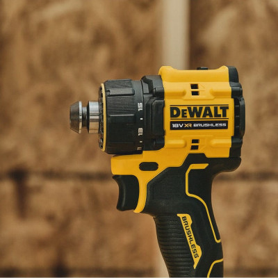Аккумуляторная дрель-шуруповерт DeWALT DCD803NT, без акб в TSTAK Аккумуляторная дрель-шуруповерт DeWALT DCD803NT, без акб в TSTAK