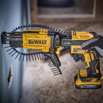Аккумуляторный шуруповерт DeWALT DCF620E1K, 1 акб 18 V 1.7 Ah и з/у, чемодан TSTAK Аккумуляторный шуруповерт DeWALT DCF620E1K, 1 акб 18 V 1.7 Ah и з/у, чемодан TSTAK