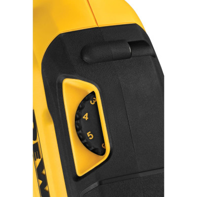Аккумуляторная эксцентриковая шлифмашина DeWALT DCE800XW2, 2 акб 18 V 8.0 Ah и з/у в сумке Аккумуляторная эксцентриковая шлифмашина DeWALT DCE800XW2, 2 акб 18 V 8.0 Ah и з/у в сумке
