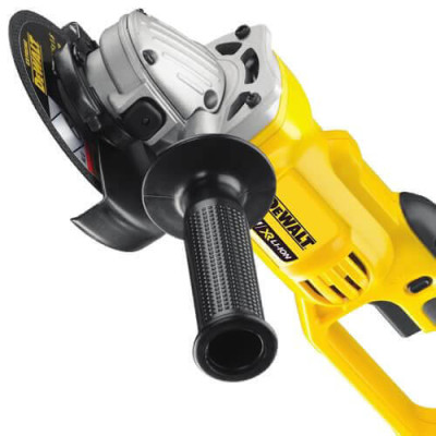 Аккумуляторная угловая шлифмашина DeWALT DCG412N, без акб
